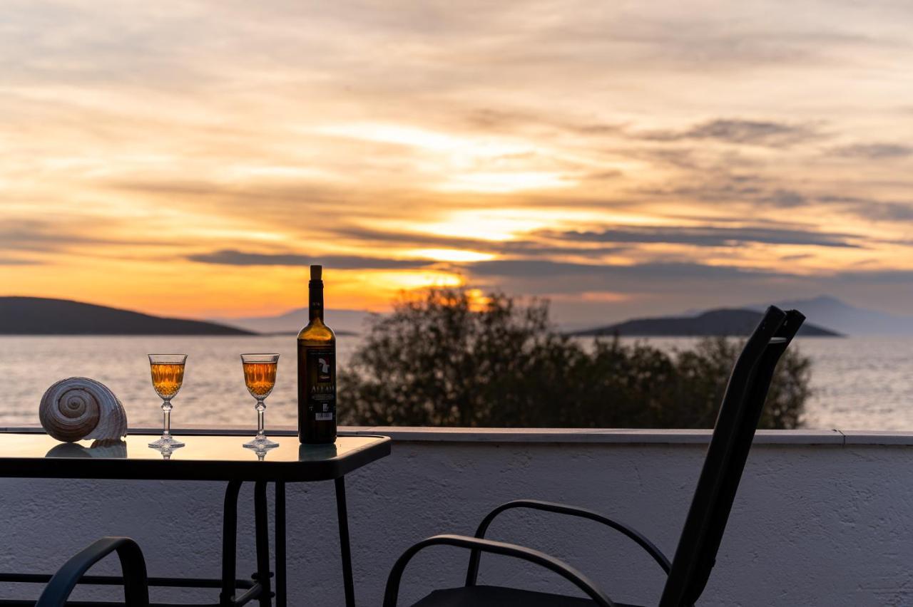Ο Μόλος Appartement Marmari  Buitenkant foto